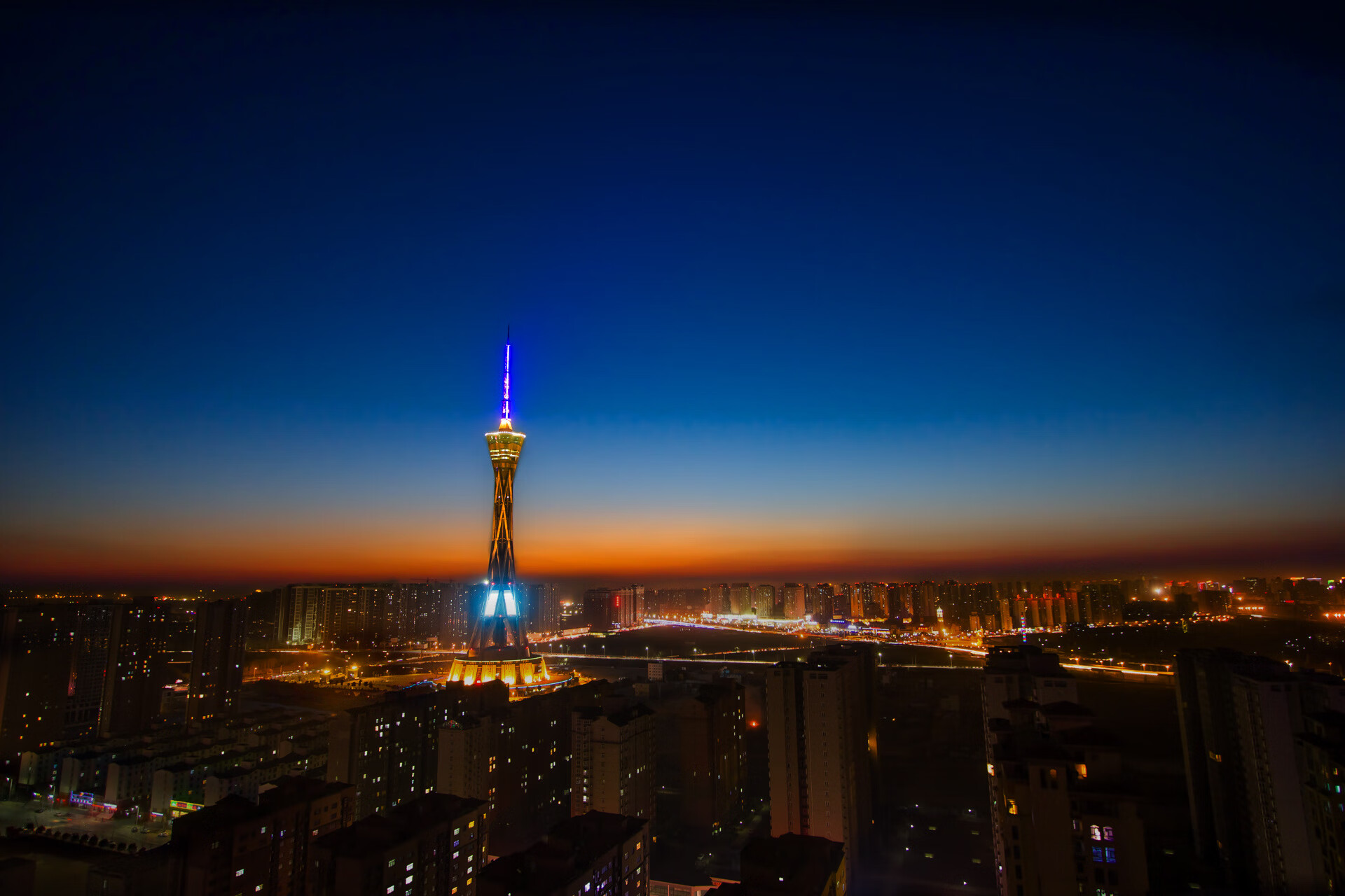 米兰体育官方入口-汉堡抗衡门兴，力争保级关键一胜，汉堡topping
