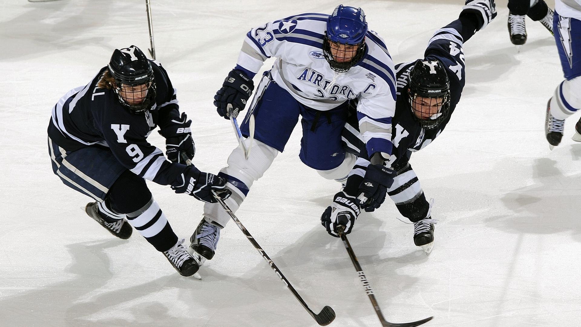 2022年总决赛:库里在关键时刻几次神级远投,让对手完全无解,夺冠瞬间令人难忘